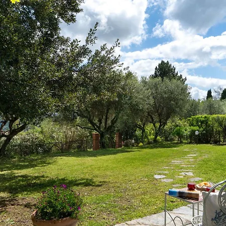 Elisa Вилла Mommio